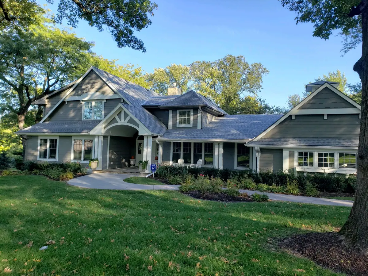 Omaha residential roofing contractor